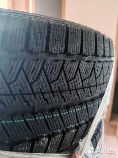 Roadboss W301 255/45 R20 105H