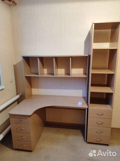 Стол угловой со шкафом