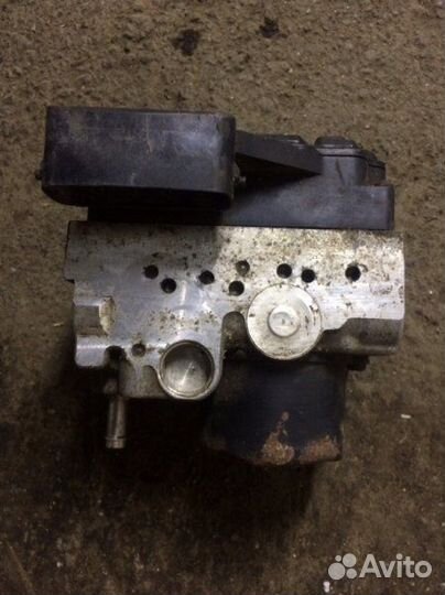 Блок (насос ) ABS Lexus Is 300 2.0 2003