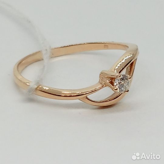 Кольцо с природным камнем Золото