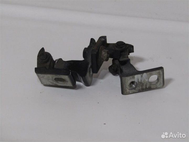 Петля двери передней левой Vw Jetta 1.6 CLR 2013