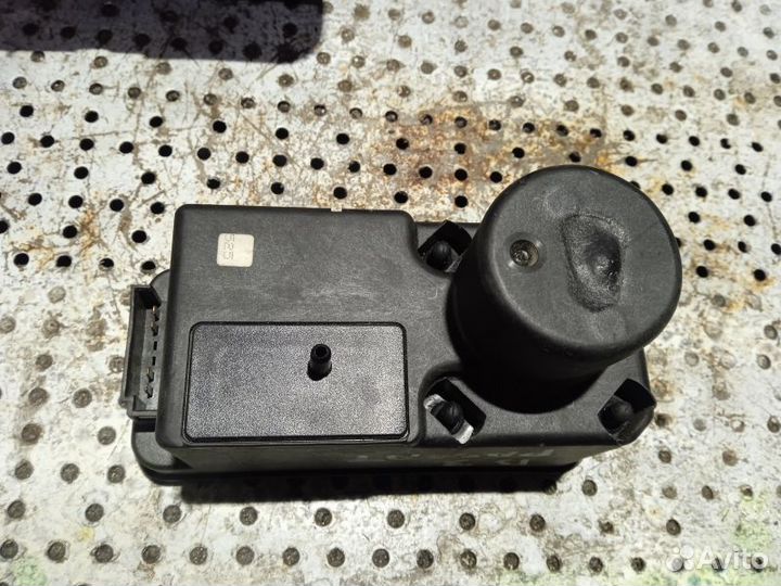 Компрессор центрального замка Volkswagen Passat B3