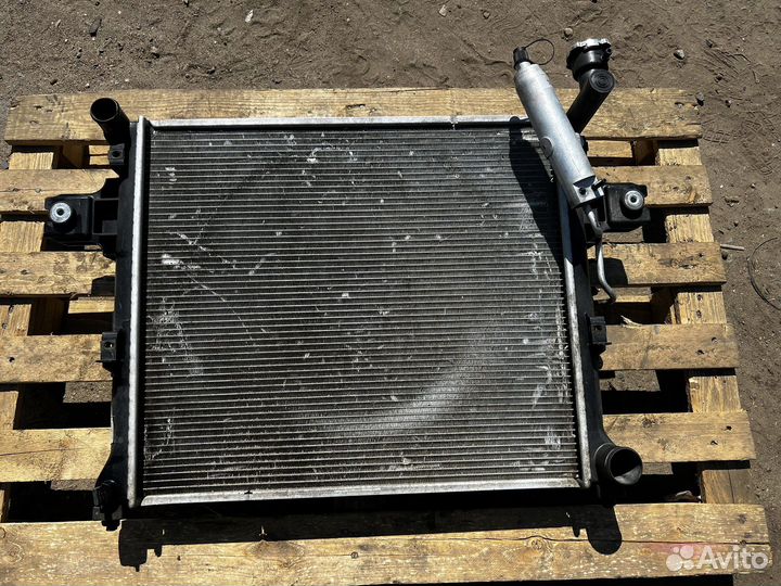 Кассета радиаторов Jeep WK1 SRT8