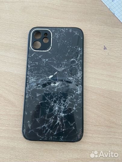 Чехол на iPhone 11