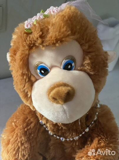 Интерактивная обезьянка поет танцует