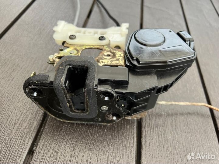 Замок передней левой двери hyundai elantra 3