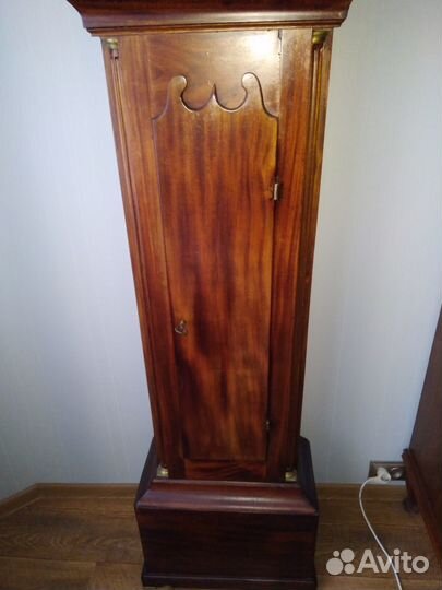 Старинные напольные часы