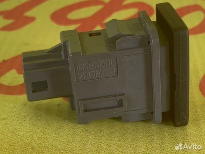 Кнопка помощи спуска со склона Toyota Rav4 XA30