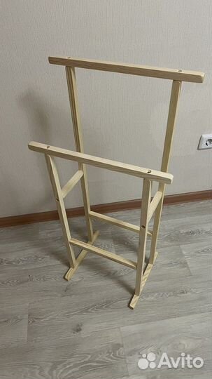 Вешалка напольная деревянная