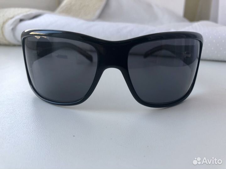 Солнцезащитные очки Emporio Armani