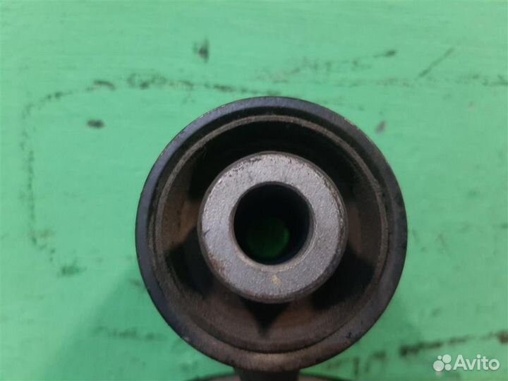 Стойка амортизатора задняя левая Nissan Qashqai J