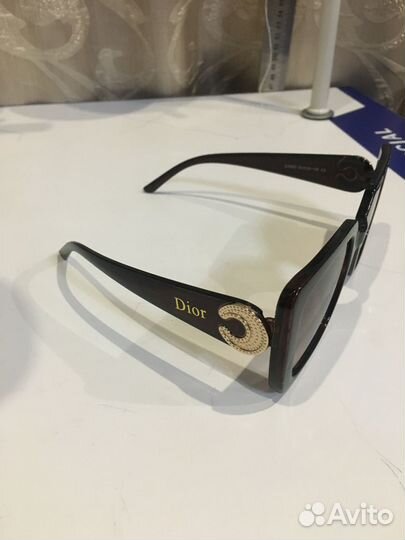 Солнечные очки женские dior