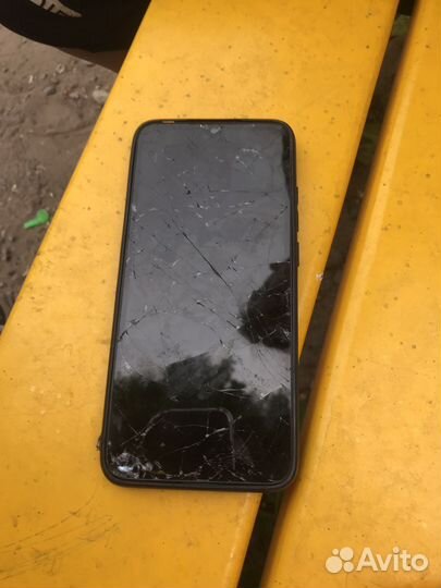 Два телефона