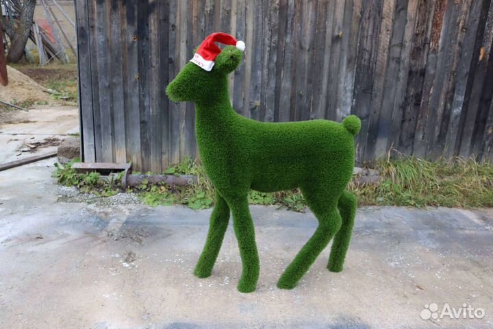 Садовая фигура Олененок