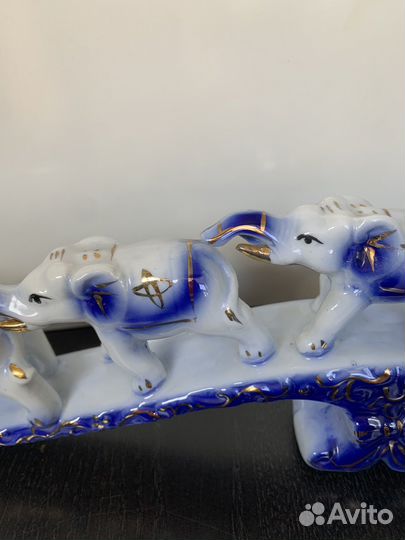 Статуэтки Ангелы, Семья слонов