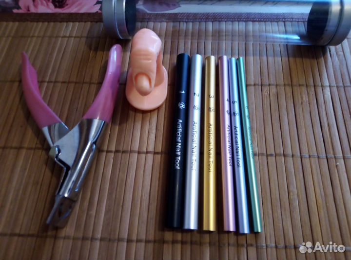 Для наращивания ногтей