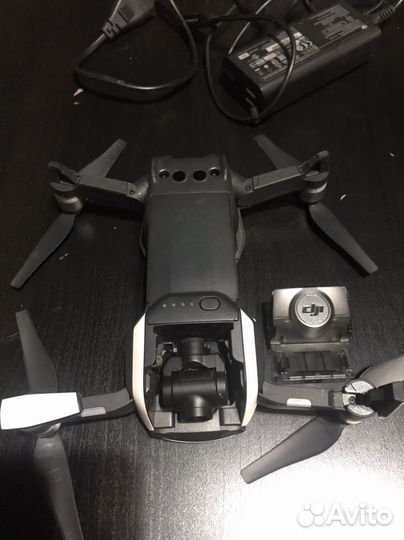 Квадрокоптер DJI Mavic Air