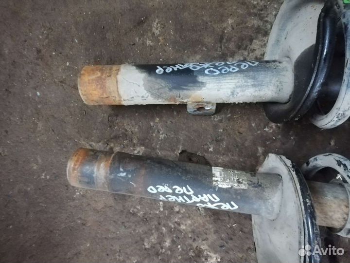 Передние стойки Пежо Партнёр