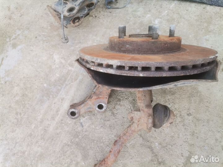 Honda civic 5d МКПП передний правый кулак