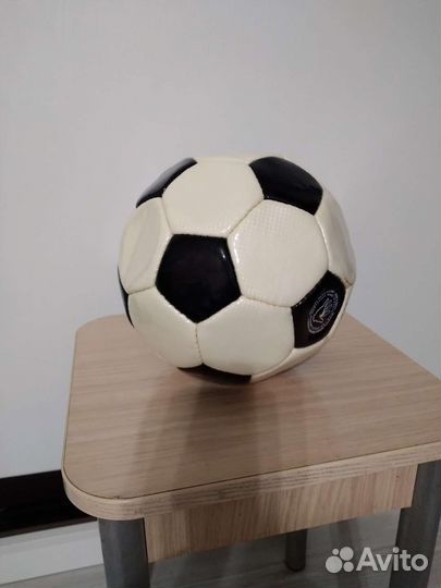 Футбольный мяч