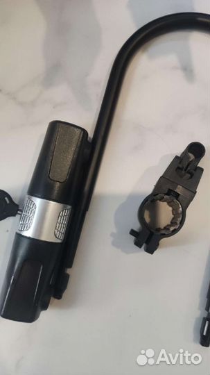 Замок для велосипеда типа скоба + крепление