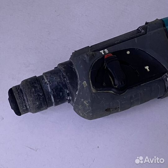 Перфоратор Makita HR 2470 780 Вт