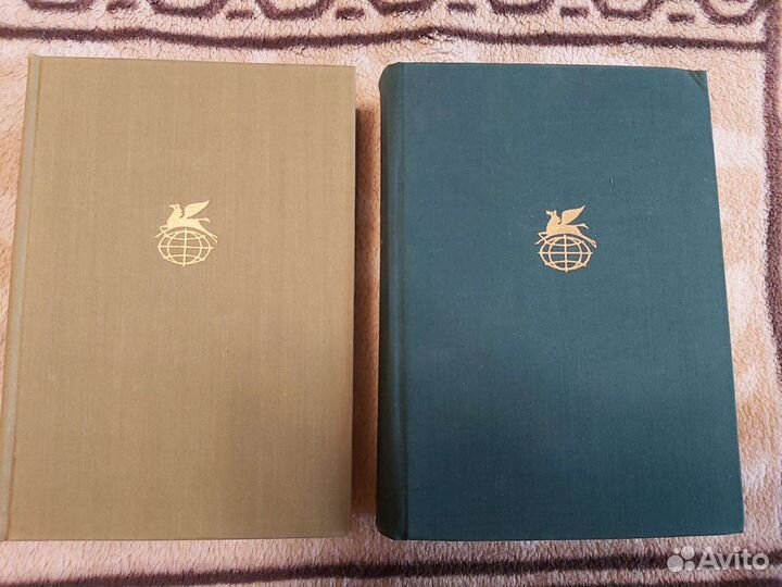 Книги на 10 фото