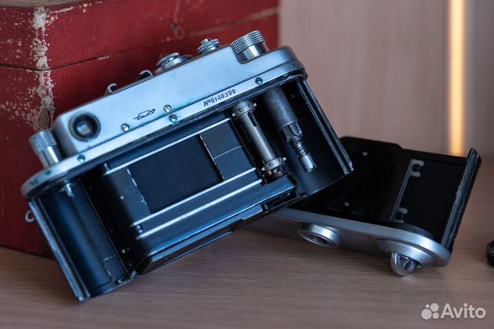 Фотоаппарат Зоркий-4 +Юпитер-8 поводок +3 тушки