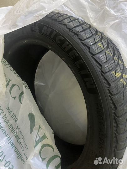 Michelin Alpin 5 245/45 R19