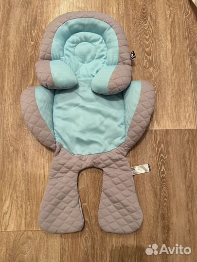 Подушка для путешествий детская