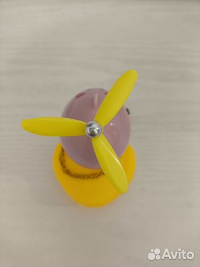 Утёнок на панель авто