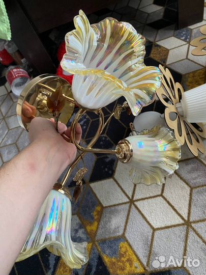Продам люстры