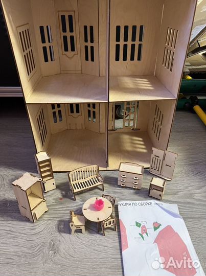 Домик кукольный из дерева