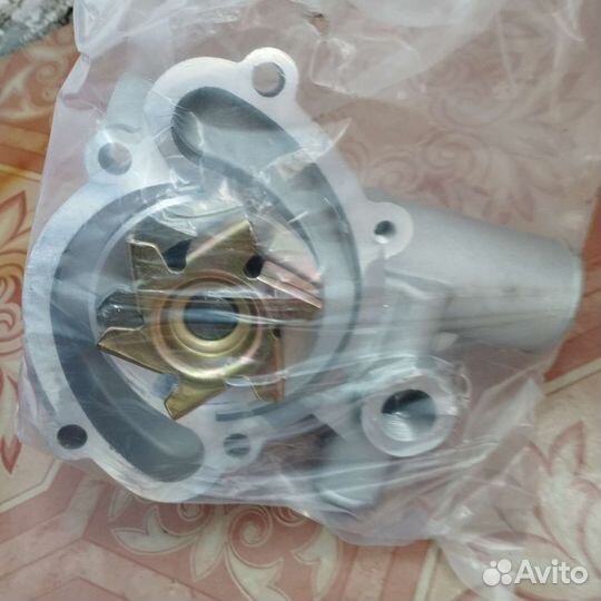 Водяной насос помпа