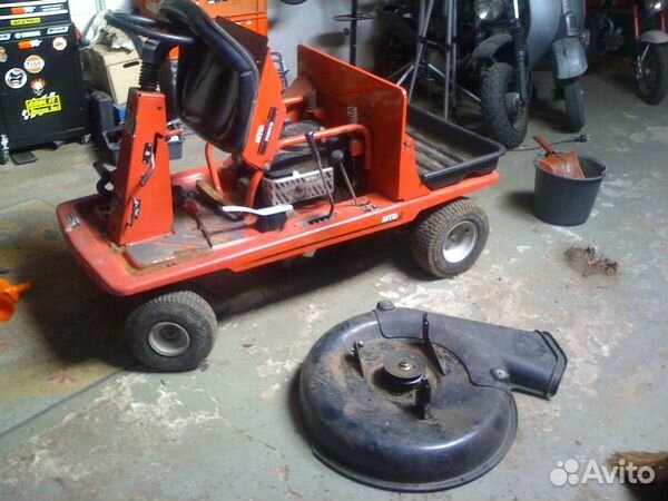 Ремонт газонокосилок и садовых райдеров на выезде