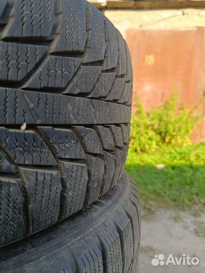 Triangle Snowlink TWT02 215/50 R17 95
