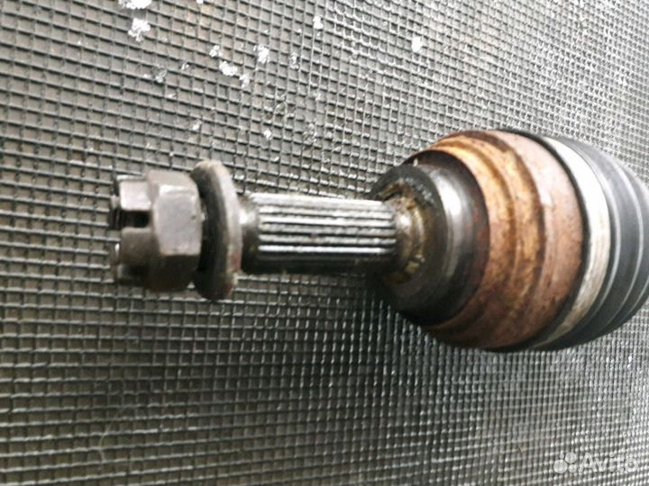 Полуось правая Mitsubishi Lancer CK 1.3 МКПП