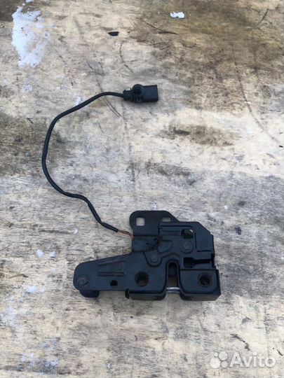 Замок капота Audi A4 B7