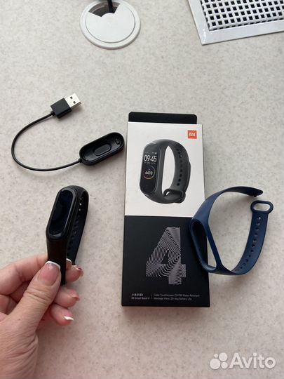 Фитнес браслет xiaomi mi band 4