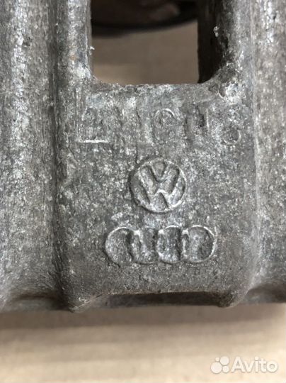 Суппорт задний правый Ауди А6 Ц5; А4 Б5; Пассат Б5