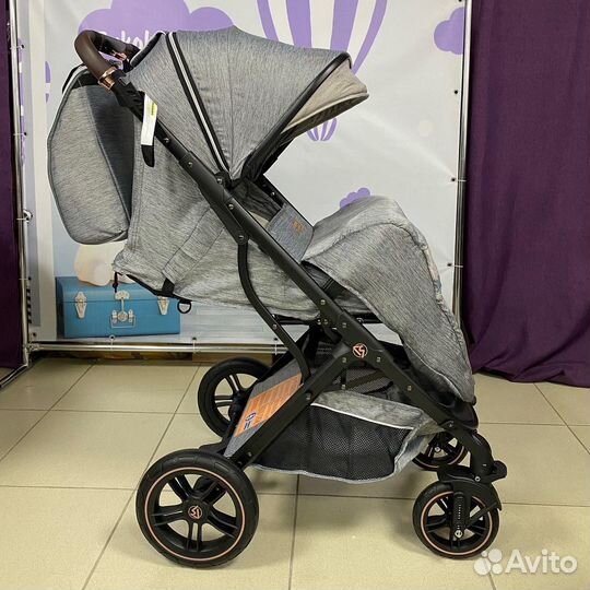 Коляска новая