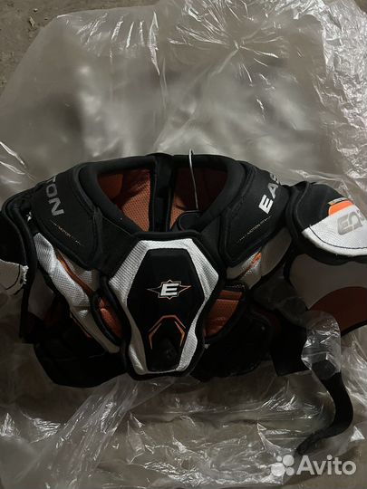 Нагрудник хоккейный easton