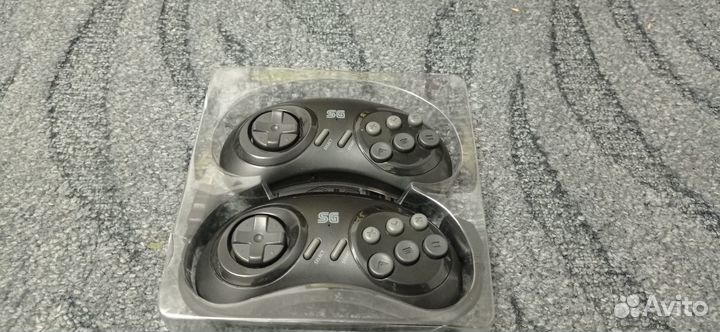Продаю игровую консоль