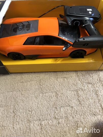 Машина на пульте управления большая