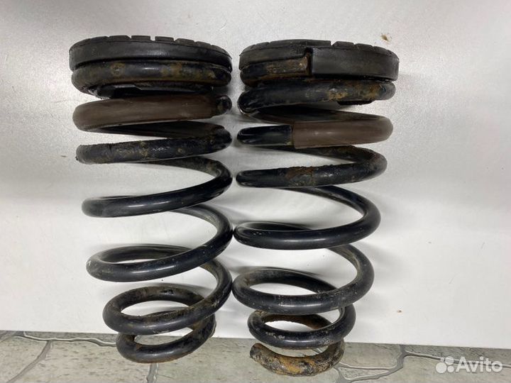 Пружина подвески Hyundai Starex 2011