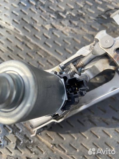 Механизм регулировки заднего сидения Toyota Crown