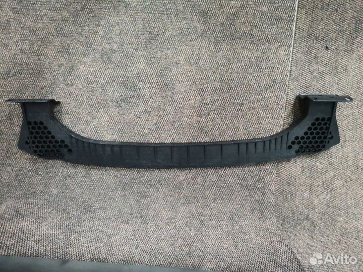 Нижний усилитель бампера передний Hyundai Ix35