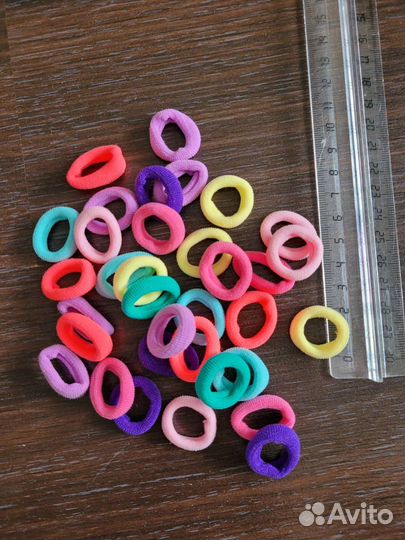 Резинки, заколки, ободки для волос в ассортименте