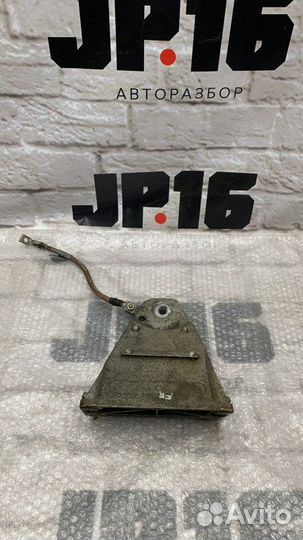 Кронштейн опоры двигателя передний правый Bmw