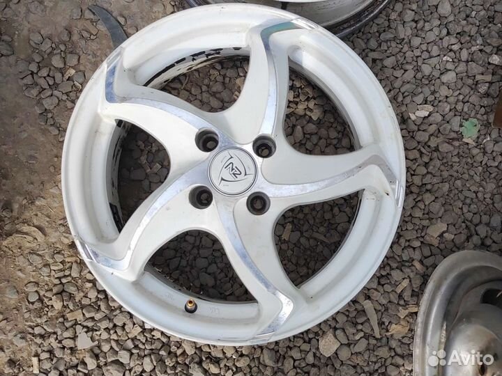 Диски r15. 4-98. Ваз